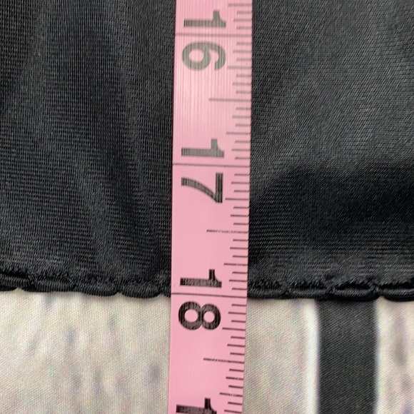 Vanity Fair Black Slip Size: Medium - Picture 11 of 16